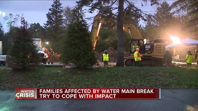 Neighbors deal w/ noise, low water pressure near Oakland Co. water main break