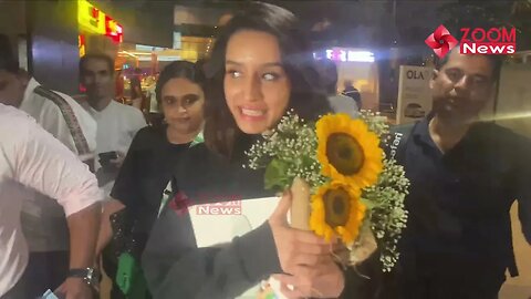 Sunflowers Or Shraddha Kapoor : Who Looks More Prettier? 😍🔥