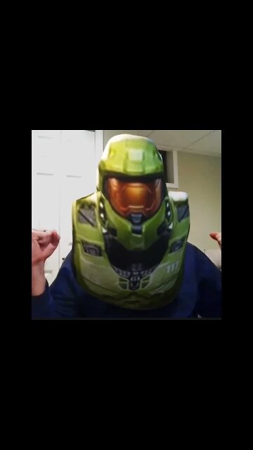 Master Chief Plays Halo #haloinfinite #xbox