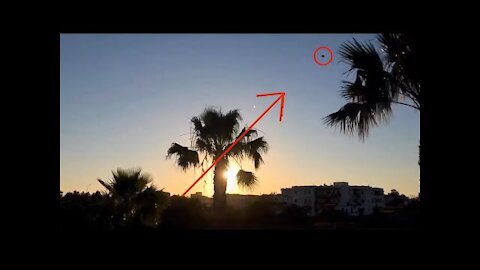 ALIENS!!!! UFO MOVING FAST