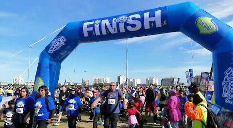 SOUTH AFRICA - Cape Town - The Big Walk (Video) (54Q)
