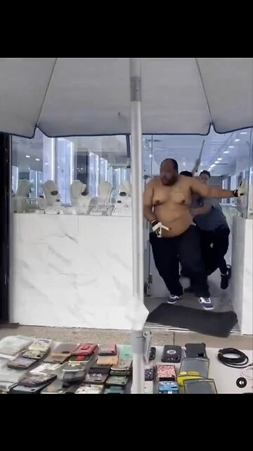 California stores owners are fighting back following a spate of robberies