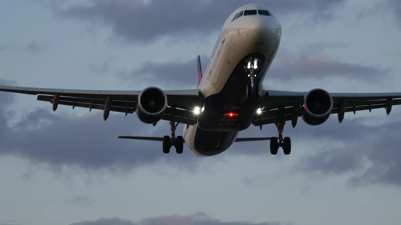 LIVE: Planes overhead at Reagan National Airport end of the runway.