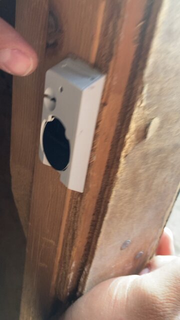 How to change the batteries on your XFINITY alarm sensors