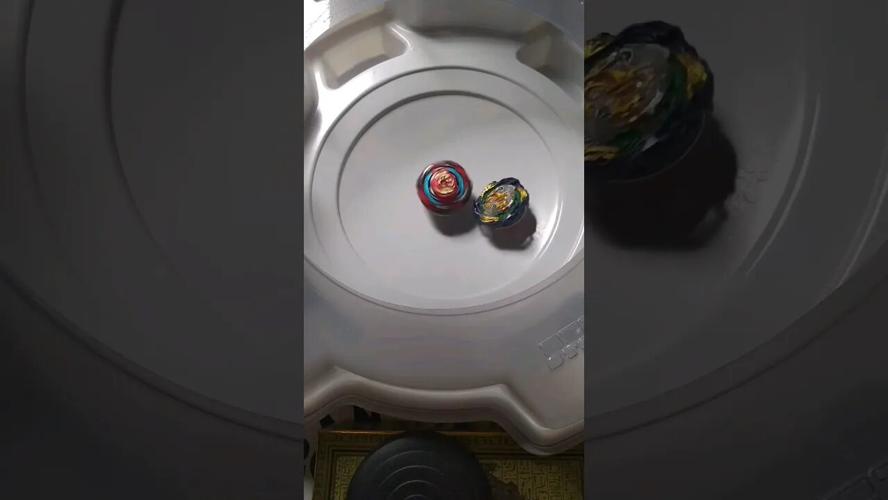 spriggan contra fafnir #batalhadebeyblade #beyblade #beybladeburst