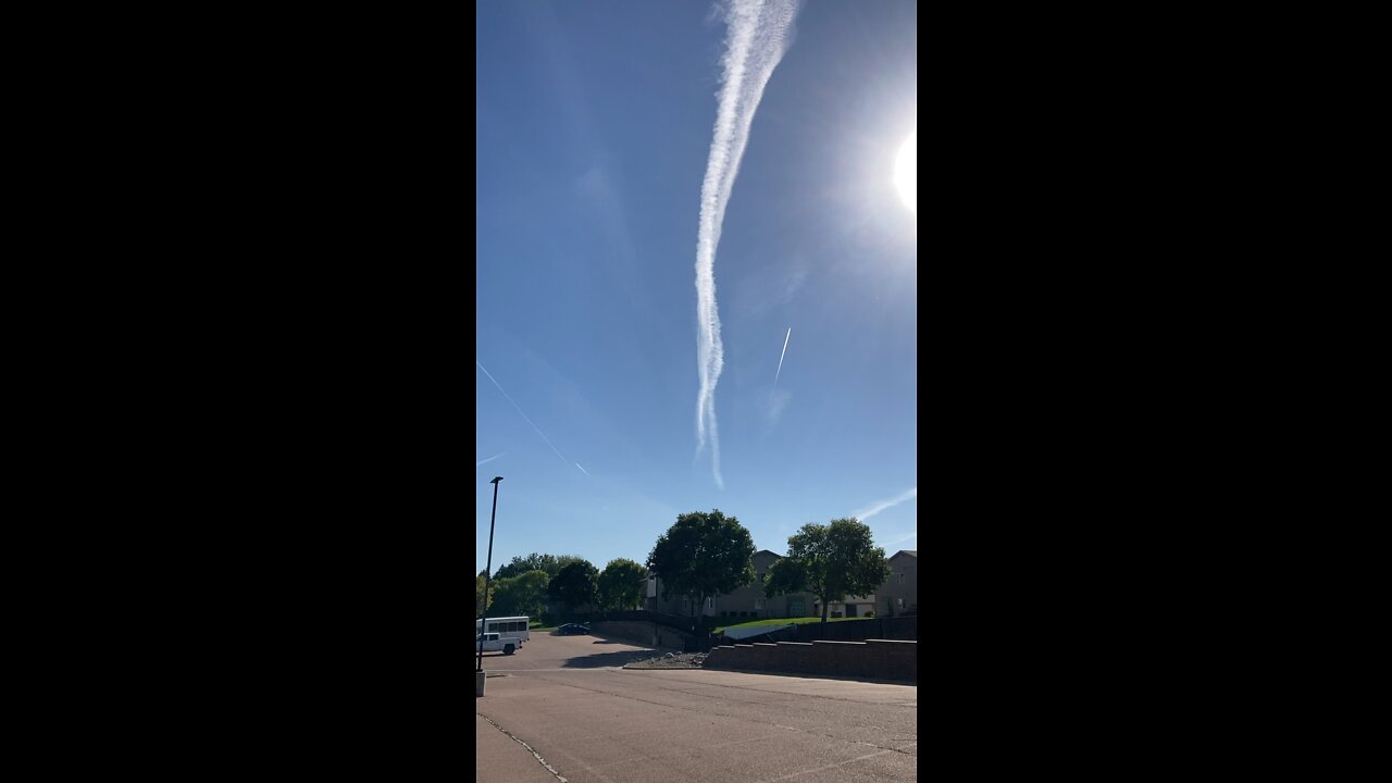 Chemtrails over Sioux Falls 09/27/2022