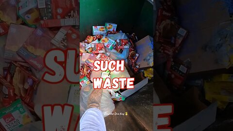 When a Stores power goes they toss all the food #dumpsterdiveking #dumpsterdiving #food #sad #donate