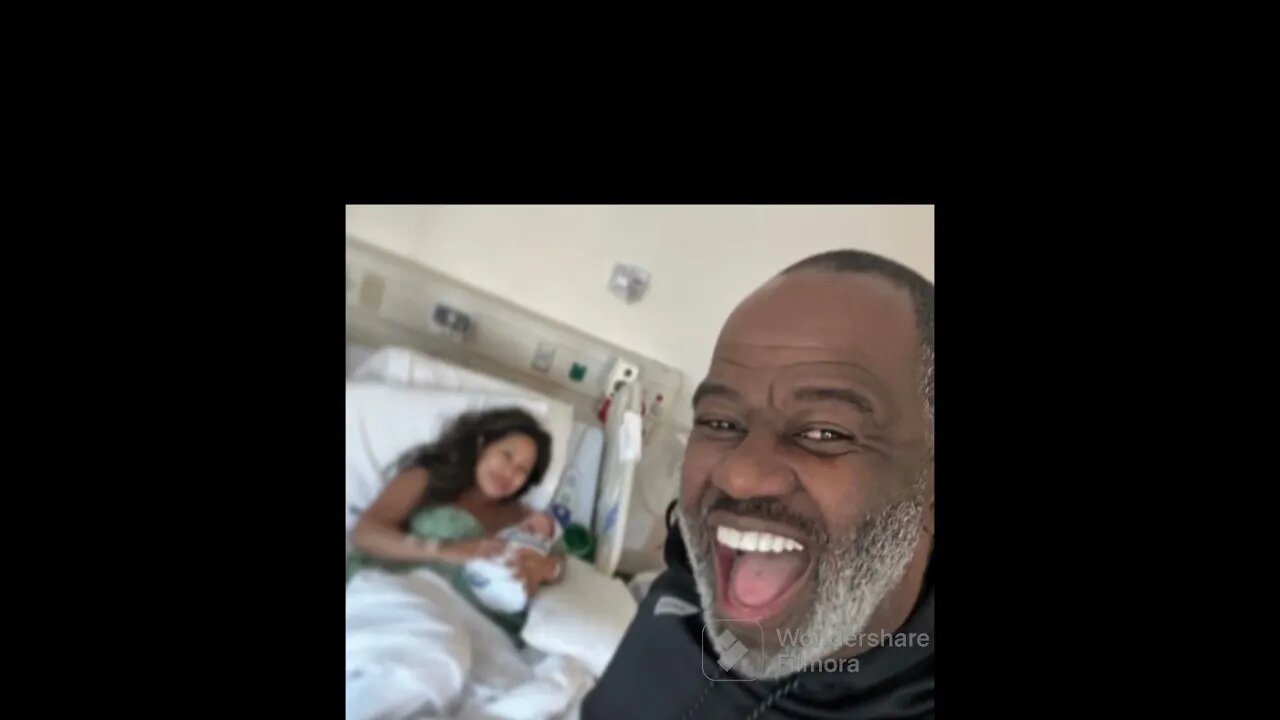 Brian McKnight has a baby at 54😉