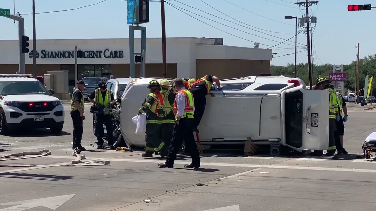 Scary Crash at Knickerbocker Rd. and Sunset Dr.