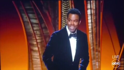 (Short) Will Smith Slaps Chris Rock and no one can remember why? (MIB Ending)