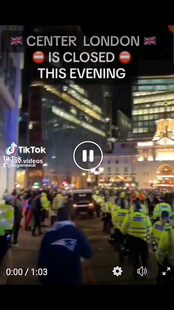 LONDON CLOSED REMEMBRANCE DAY