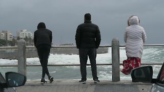 SOUTH AFRICA - Cape Town - Wintry weather in Cape Town (Video) (Qke)