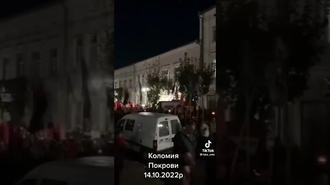 Procesión que glorifica a los criminales de guerra nazis como Stepan Bandera en Lviv