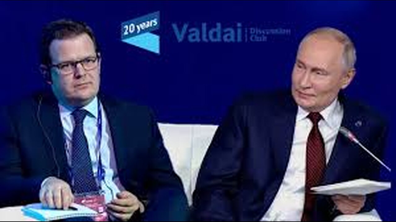 Professor Glenn Diesen speaking with President Vladimir Putin at Valdai Discussion Club (07.11.2024)