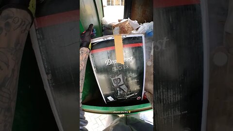 $400 Gamer jackpot found dumpster diving 😲 #dumpsterdiving #gamer #game #wow #free #king
