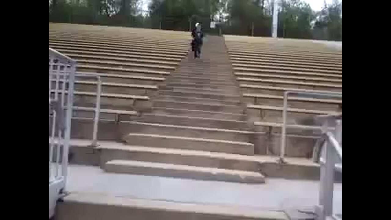 TWO EXCELLENT RUNNERS JAPANESE MAKIKO AND KOREAN HANA ON STAIRS TRAINING- COACH FABIO WLADIMIR.