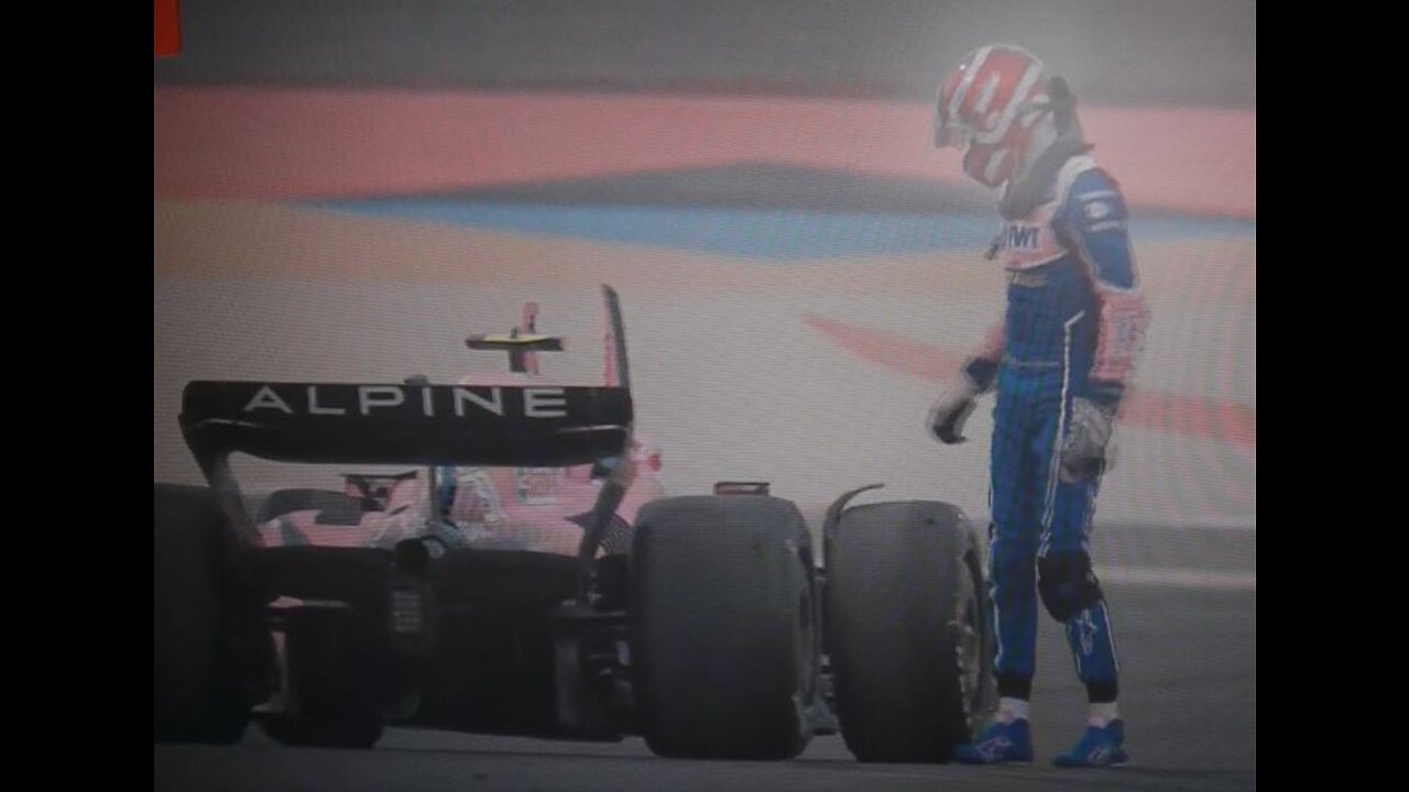 2022 Formula 1 Bahrain Pre-Season Test Day 2 – Alpine stops on track