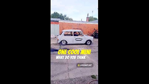 Cool Mini Doing a Burnout