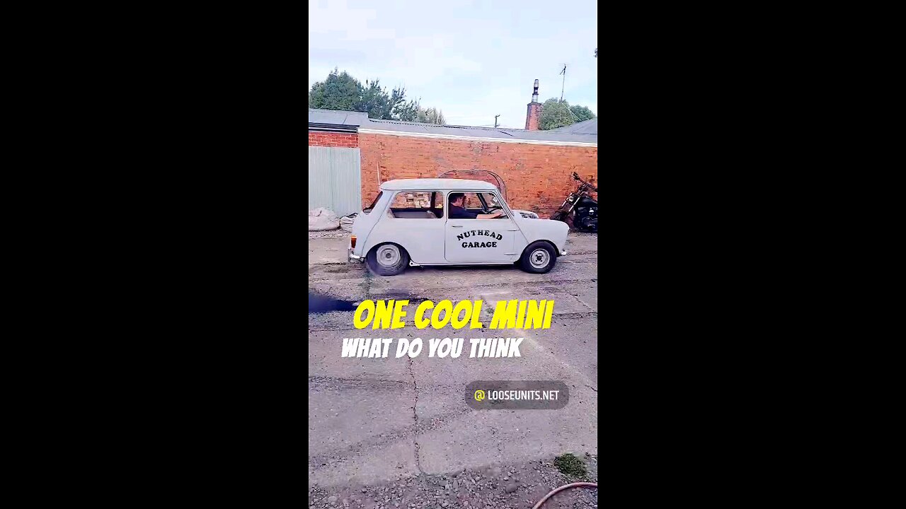 Cool Mini Doing a Burnout