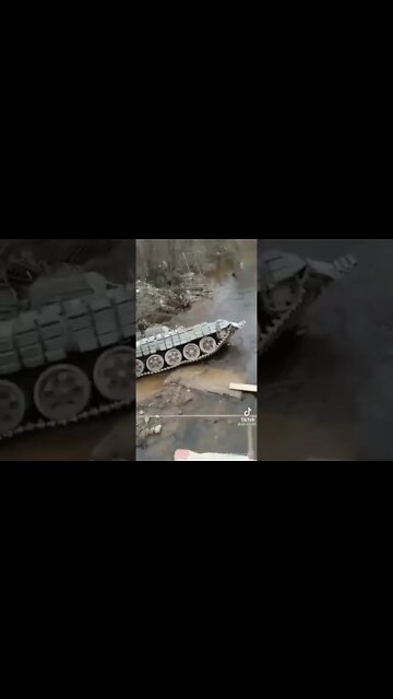 Ukraine War - Russian T-72 Having a Bath