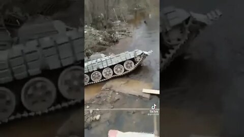 Ukraine War - Russian T-72 Having a Bath