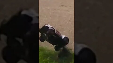 Traxxas UDR HUGE nose dive into concrete