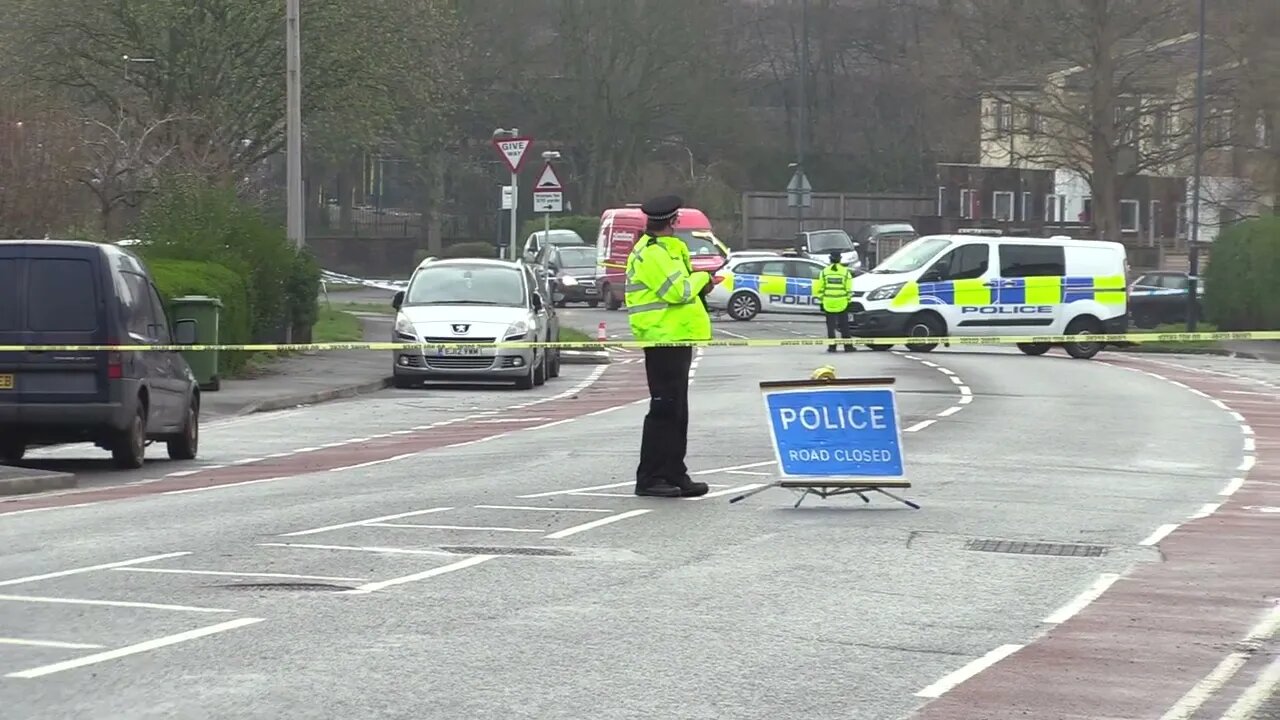 Bristol Street Closed Armed Police Descend On Area After Gunshots Heard | Hartcliffe Bristol