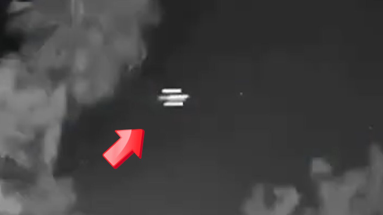 Flying objects coming to Earth could be UFOs or comets [Space]