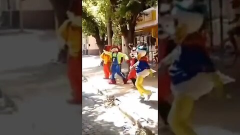 O MELHOR DO FOFÃO, O MÁSKARA, BEN10, PATATI E PATO DONALD DANÇANDO NA CARRETA DA ALEGRIA