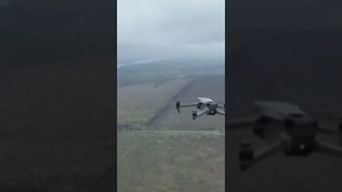 Watch Ukrainian DJI trying to fight off Russian drone.