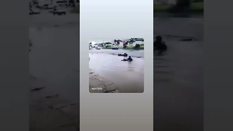 Watch out for them potholes #bikefails 😂