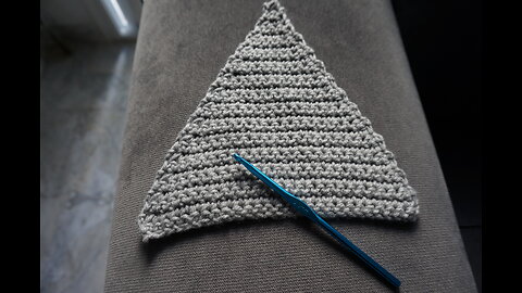 How to crochet a triangle