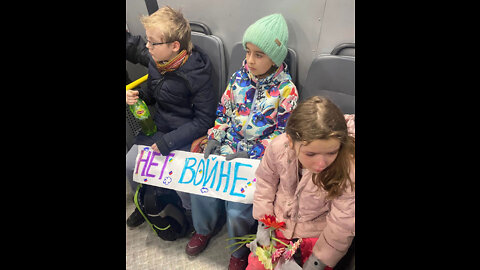 MOSCOW POLICE DETAIN CHILDREN