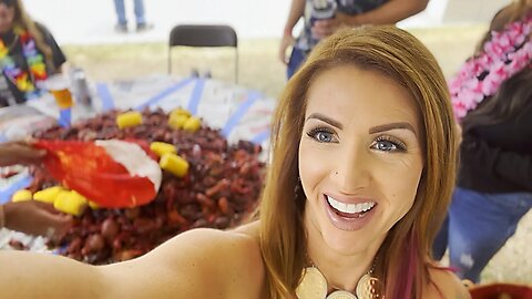 She Went To An LSU Alumni Crawfish Boil In San Diego!