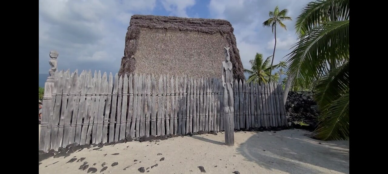 Walking around Puʻuhonua o Hōnaunau in Hawaii