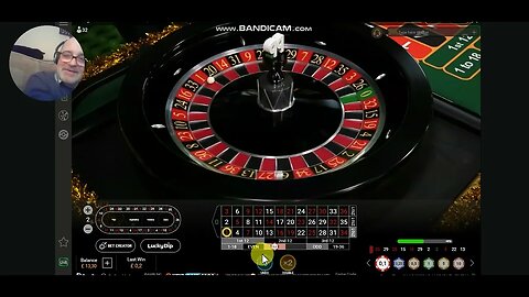 Me playing for real money on roulette .. $10 in $13 cash out in 10mins .. Earning more than a doctor