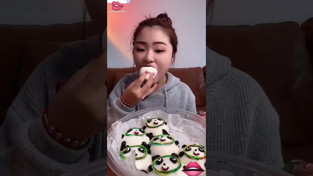 Mukbang #mochi #shorts #asmr #asmreating #viral #asmrfood #crepecake #mukbang #cake #chinese #kwai