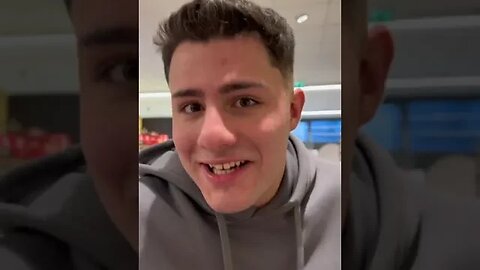 VANATOAREA DE DULCIURI #oguritamica #mancaciosul #mancare