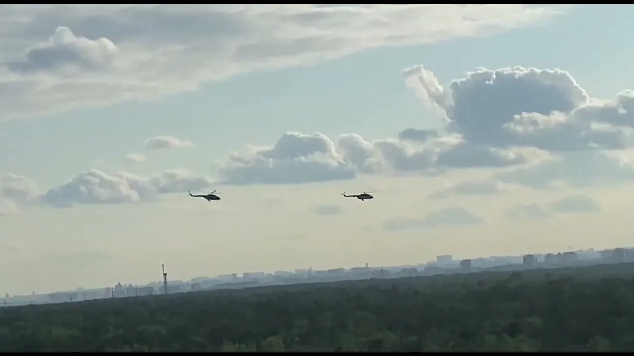 Russian Choppers Patrolling the Skies Over Moscow; Wagner Rebellion Ongoing