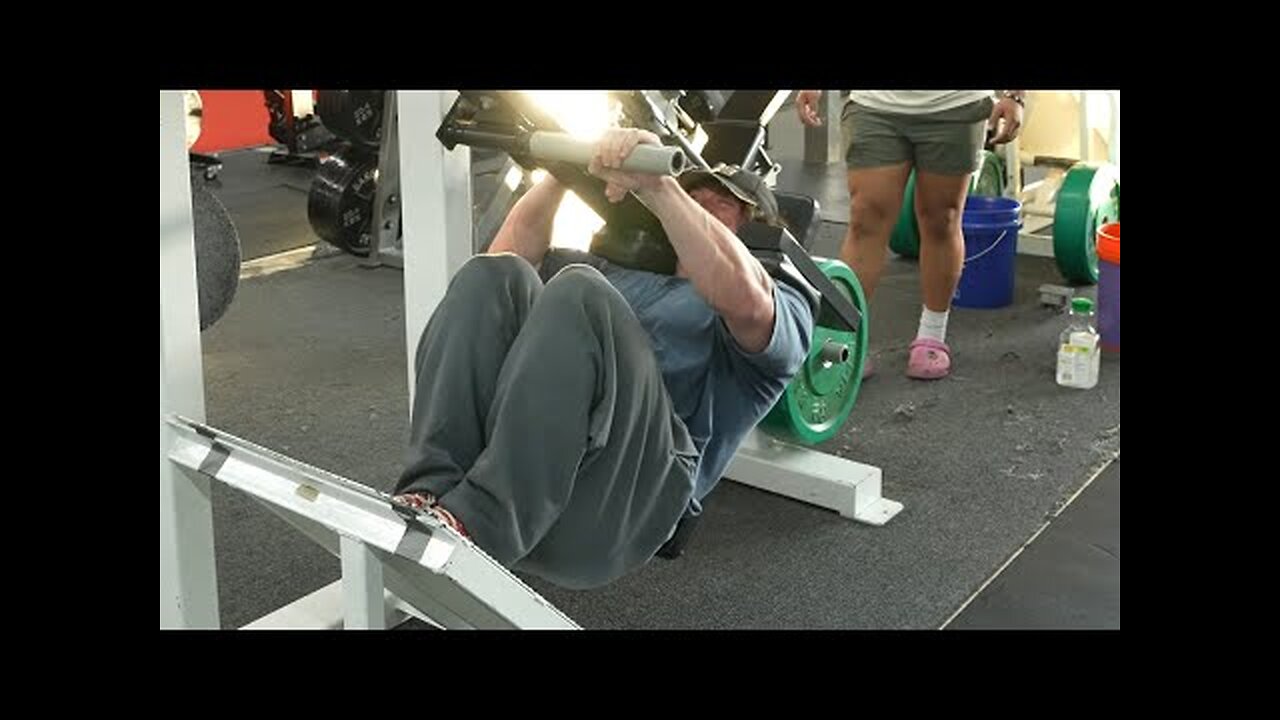 Workout - Fall Cut Day 22 - Legs 232.2 Lbs - Sam Sulek Clips