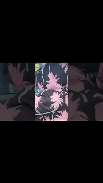 HE VIBERATE IN THE CAR #shorts