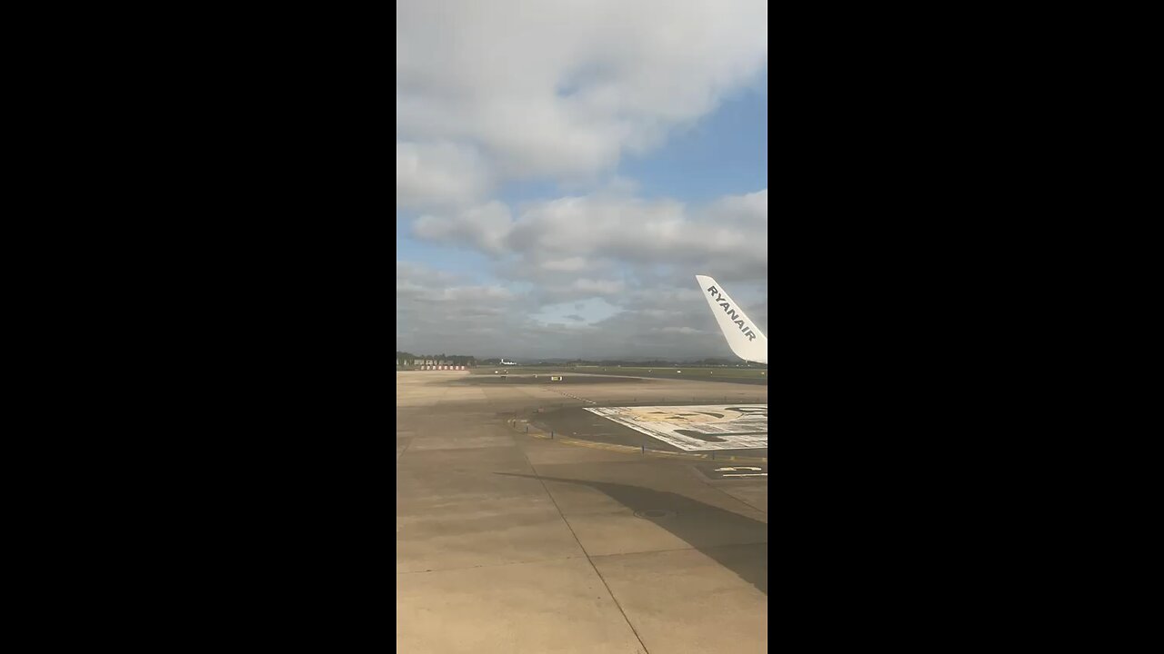 Complete video of plane✈️takeoff