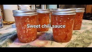 Sweet chili sauce with @OurUrbanHomestead #canning #sweetchilliz