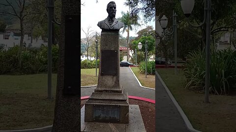 MONUMENTO PRAÇA EM FRENTE AO FÓRUM EM PASSA QUATRO MINAS GERAIS