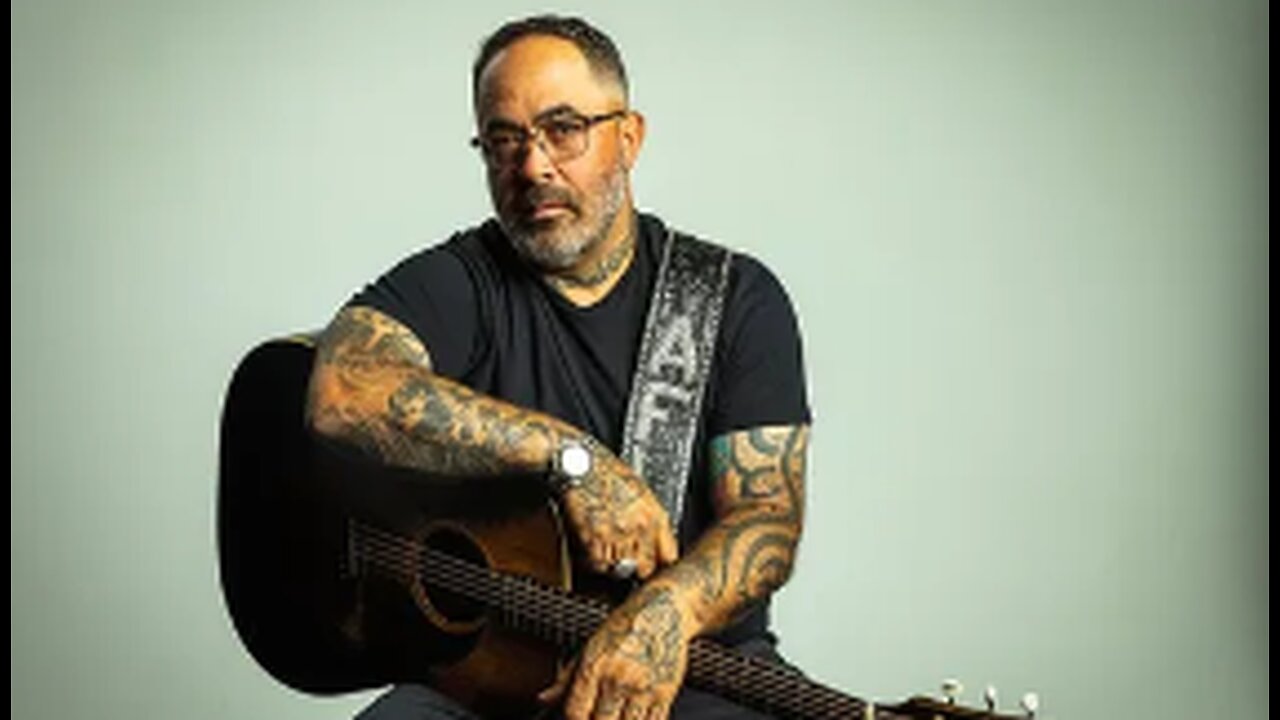 Aaron Lewis Shares the Untold Story of Staind & the Dark Side of Fame - INTERVIEW