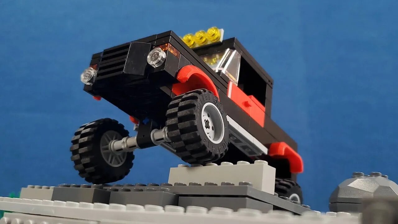 Lifted 4x4 LEGO MOC