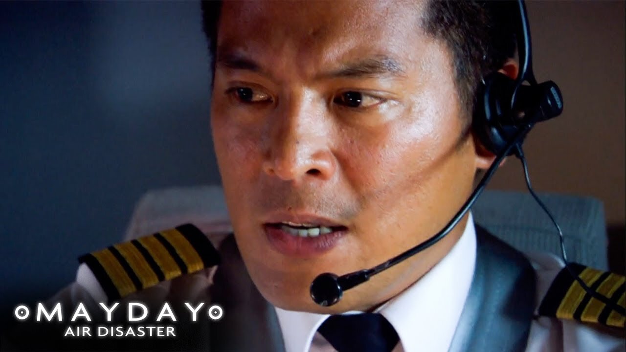 When a Bomb Goes Off at 33,000 Feet | The Miracle of Flight PA 434 | Mayday: Air Disaster