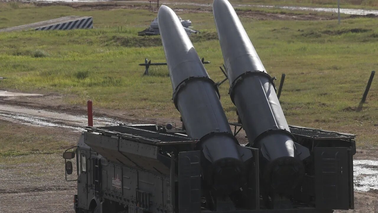 Scott Ritter: Russia New Troops & Weaponry!