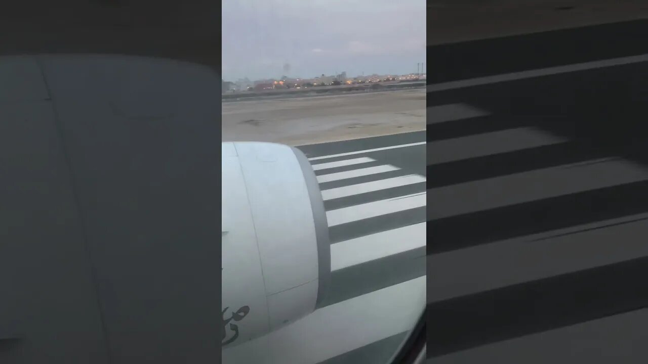 Emirates B77W - Take off on a Cloudy evening