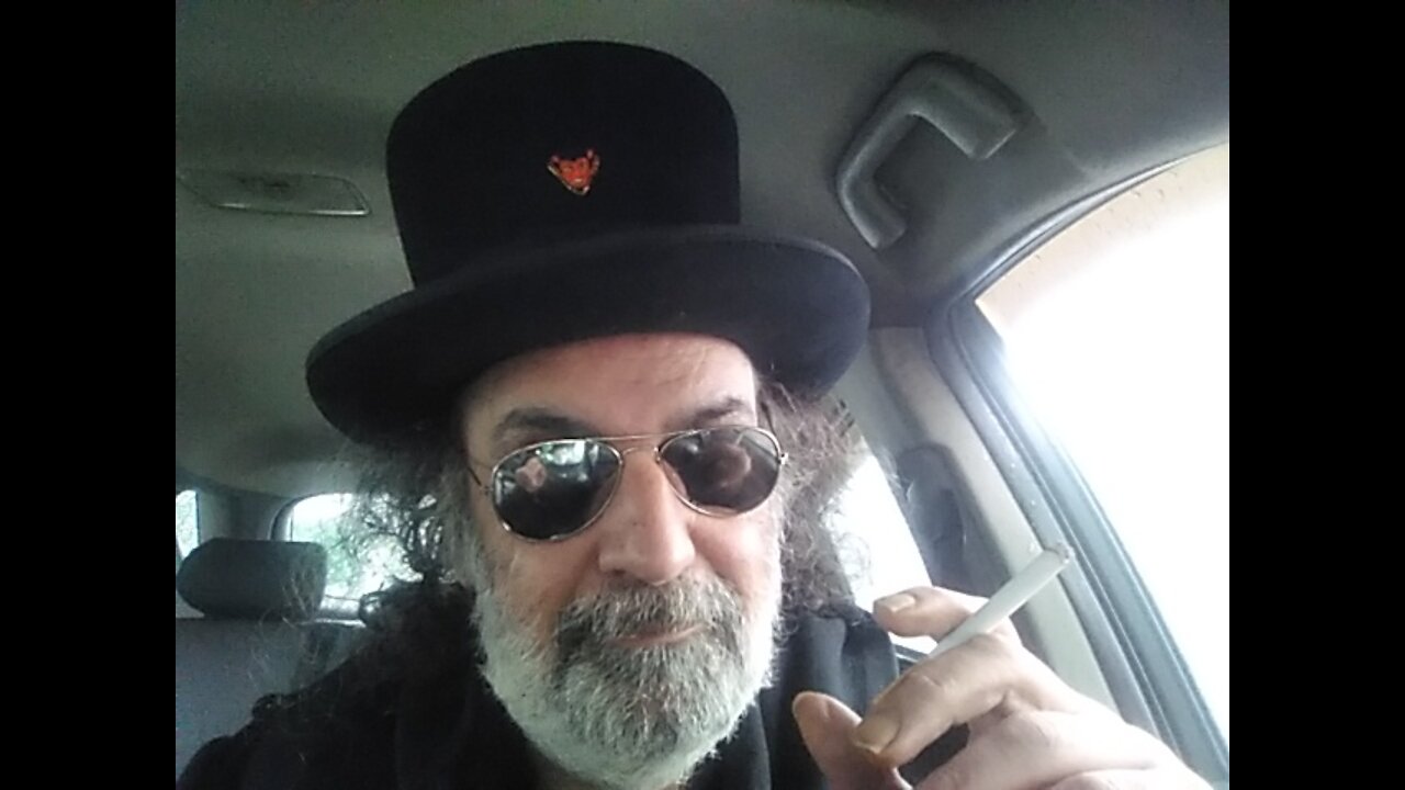 Joy Behar Wants To Tie Up Tucker Carlson? 😮😜😂